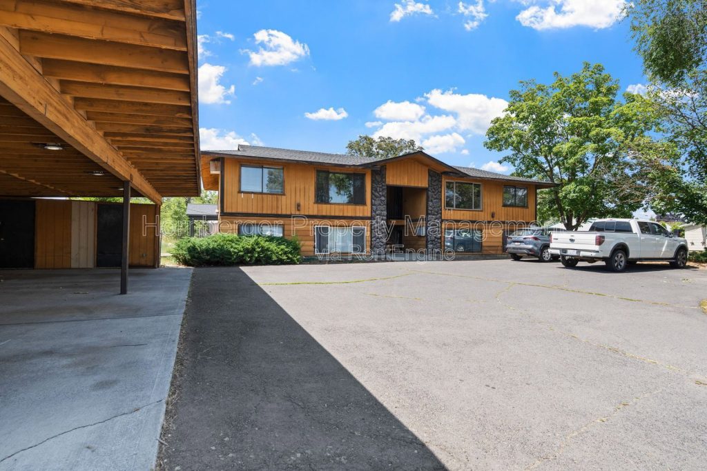 Updated 2 Bedroom Apartment with Modern Finishes - Image 16