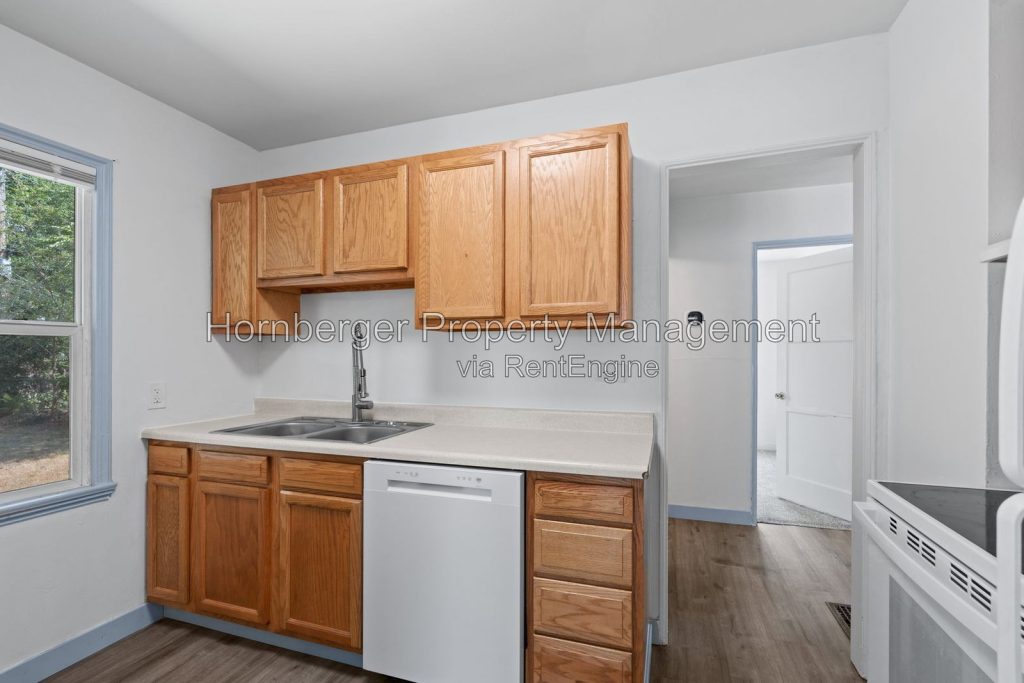 4 Bed 2 Bathroom home on Spokane Northside - Image 7