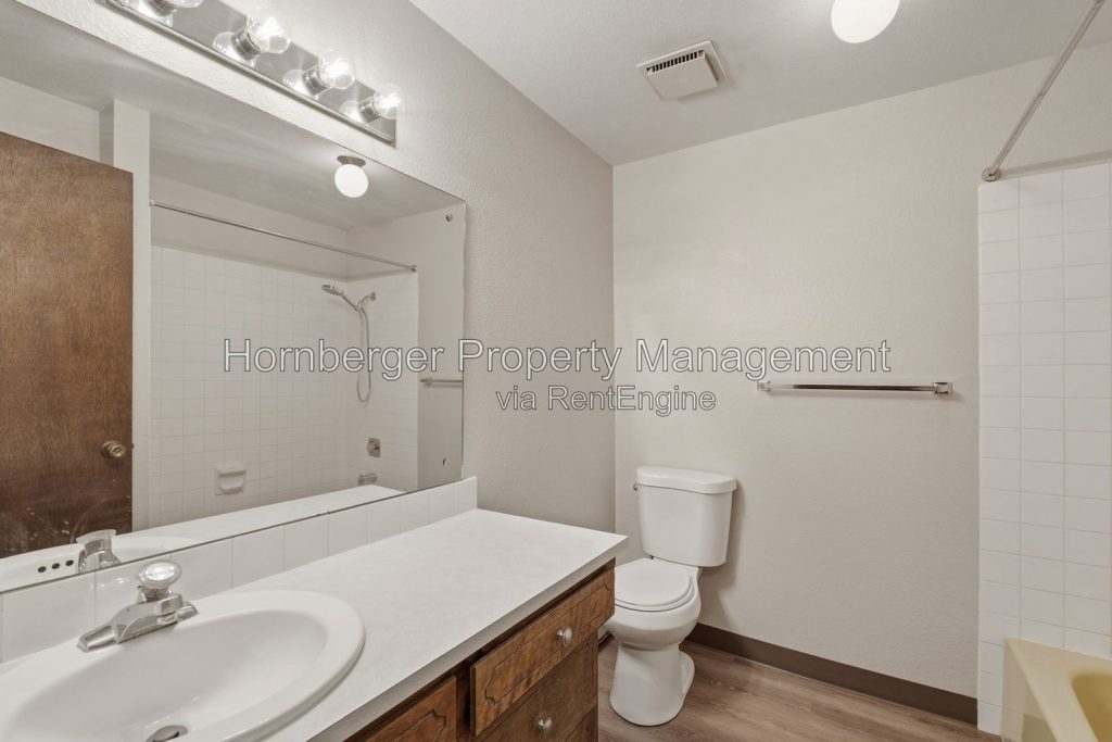 Spacious 3 Bedroom Duplex in Spokane Valley - Image 17