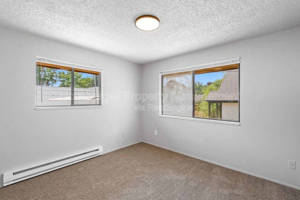 Updated 2 Bedroom Apartment with Modern Finishes - Image 9
