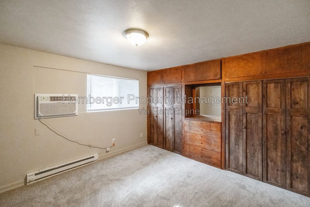 Updated Apartment! 2 Bed 1 Bath!! - Image 14