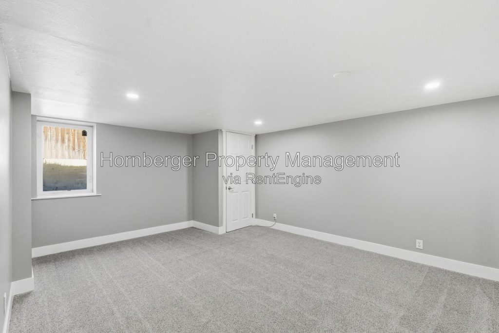 Spacious South Hill Home with Primary Suite and Beautiful Fenced Backyard - Image 14