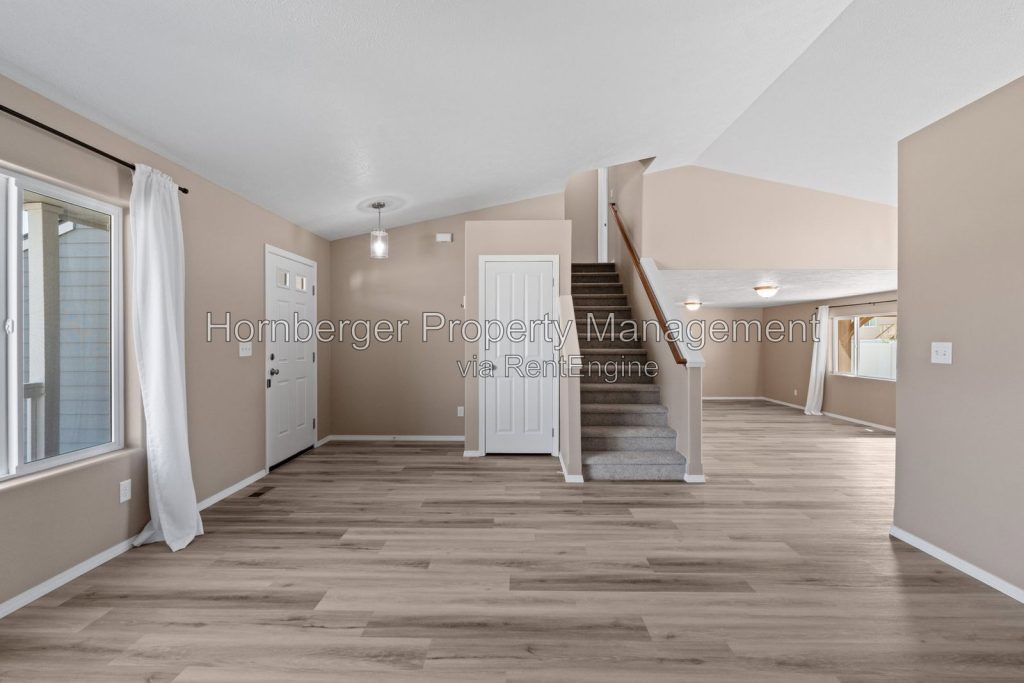 Charming Spokane Home with Spacious Living - Image 4