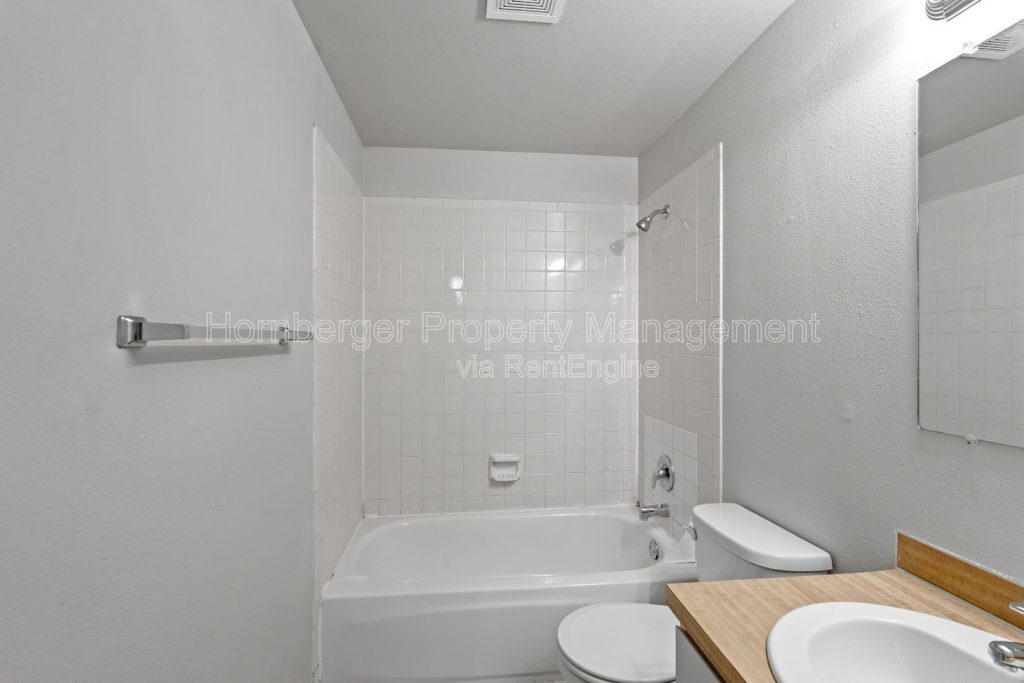 Updated 2 Bedroom Apartment with Modern Finishes - Image 11