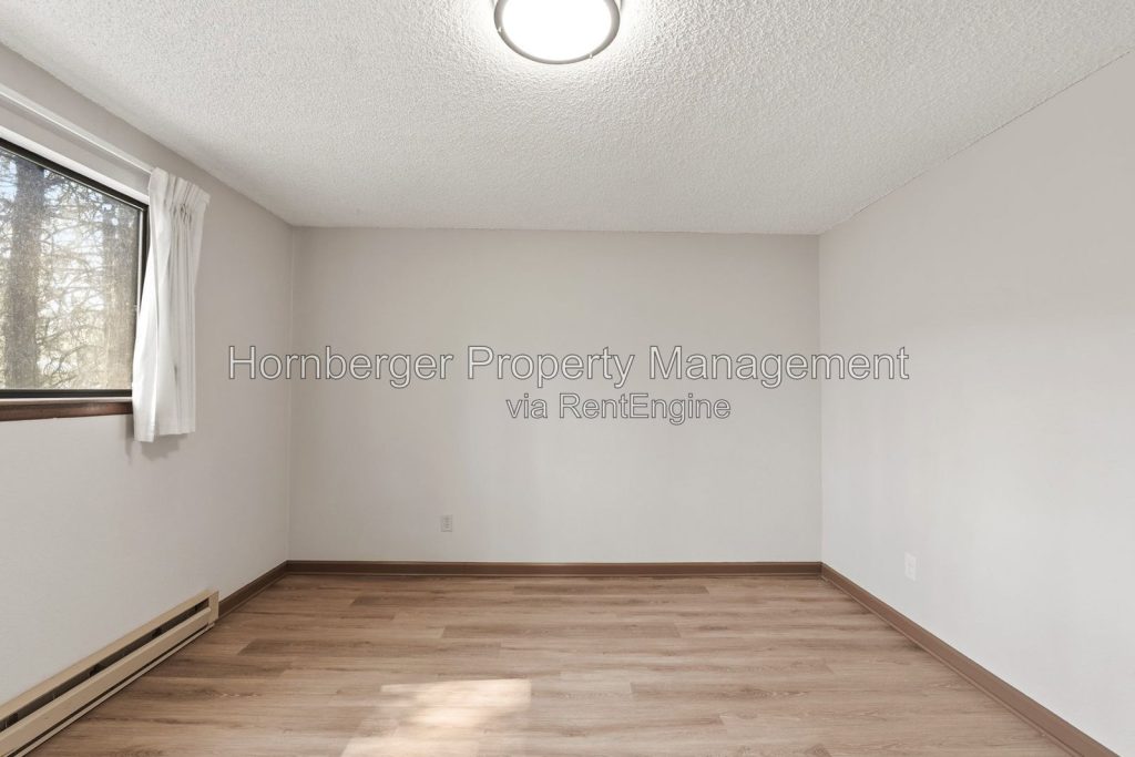 Spacious 3 Bedroom Duplex in Spokane Valley - Image 16