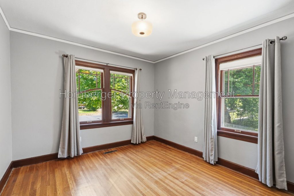 Spacious South Hill Home with Primary Suite and Beautiful Fenced Backyard - Image 11