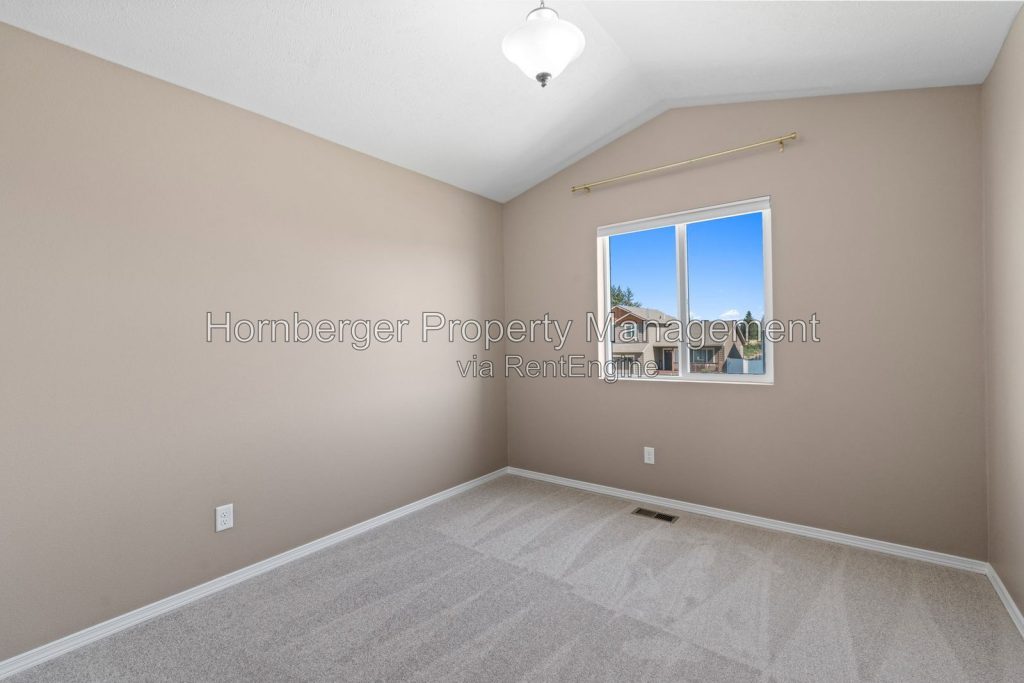 Charming Spokane Home with Spacious Living - Image 23