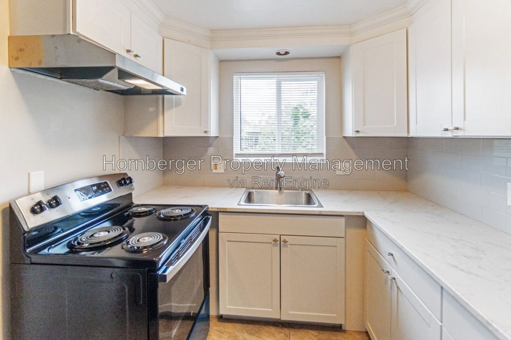 Updated Apartment! 2 Bed 1 Bath!! - Image 1
