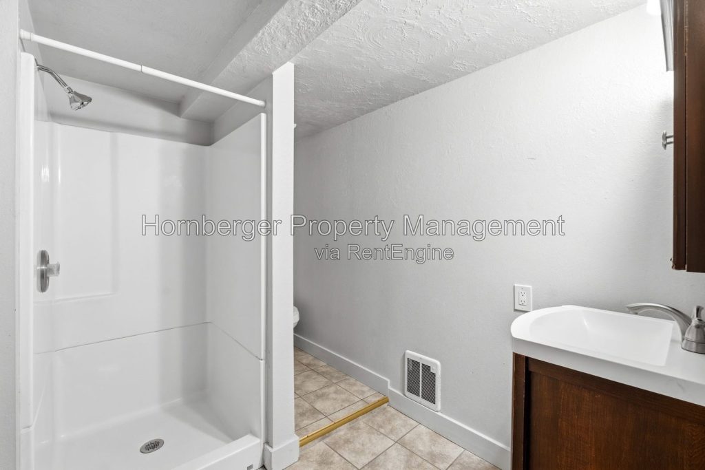 Simple Living in a Convenient Spokane Location ***Move in special*** - Image 10