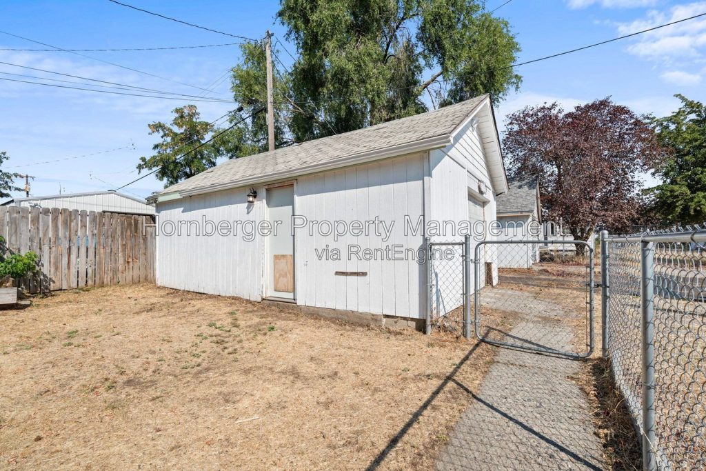 3 Bed 1 Bath Single Family Home on Spokanes North Side! - Image 30