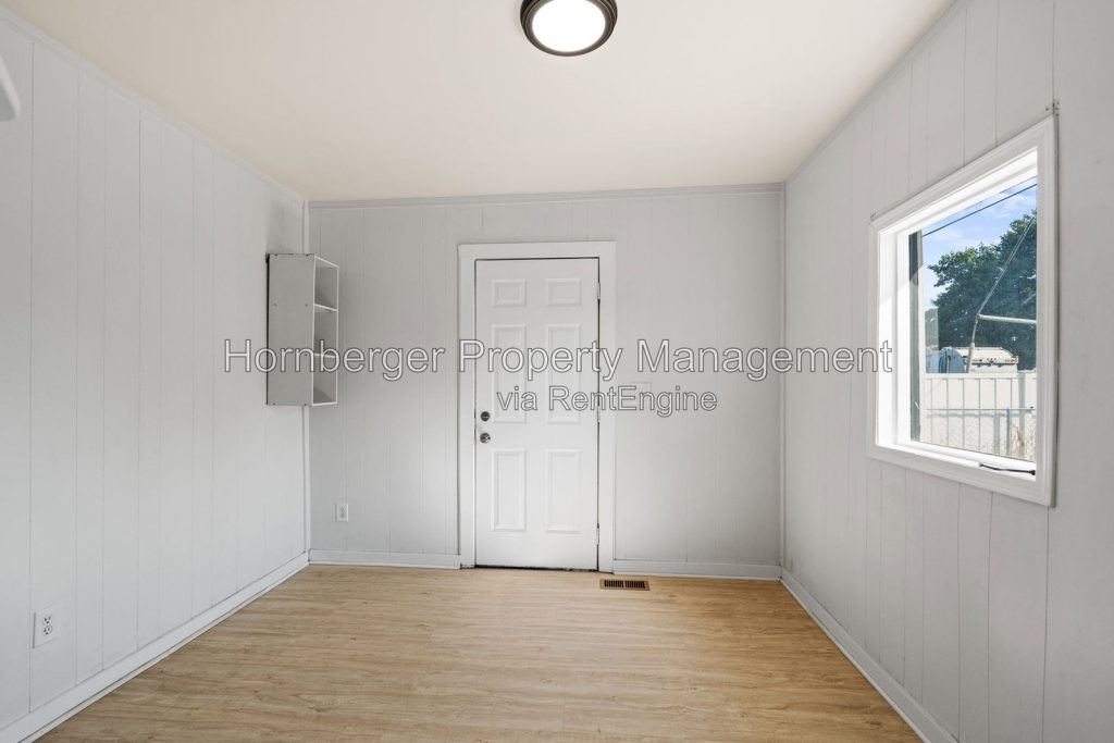 3 Bed 1 Bath Single Family Home on Spokanes North Side! - Image 10