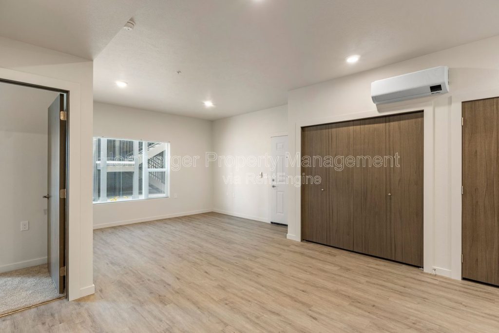 Modern 2 Bedroom Apartment at Astor Apartments in North Spokane - Image 9