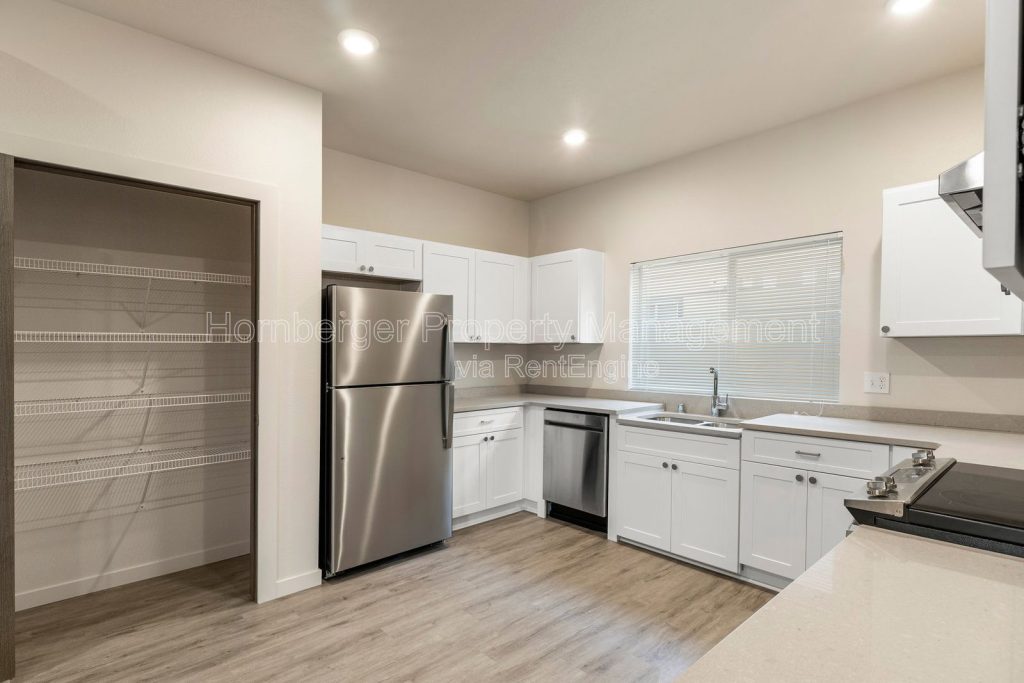 Modern 2 Bedroom Apartment at Astor Apartments in North Spokane - Image 11