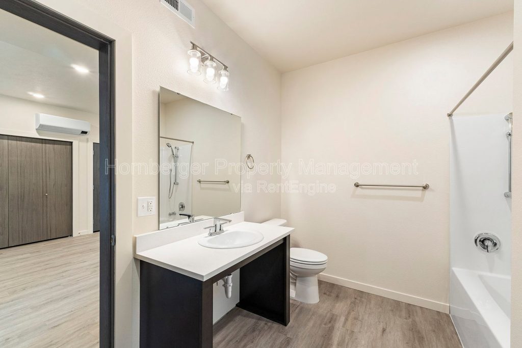 Modern 2 Bedroom Apartment at Astor Apartments in North Spokane - Image 16