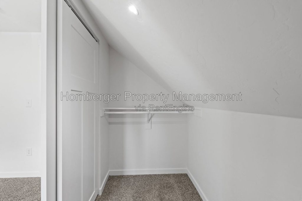 Fully Renovated 3 Bedroom Home Near Gonzaga University - Image 17