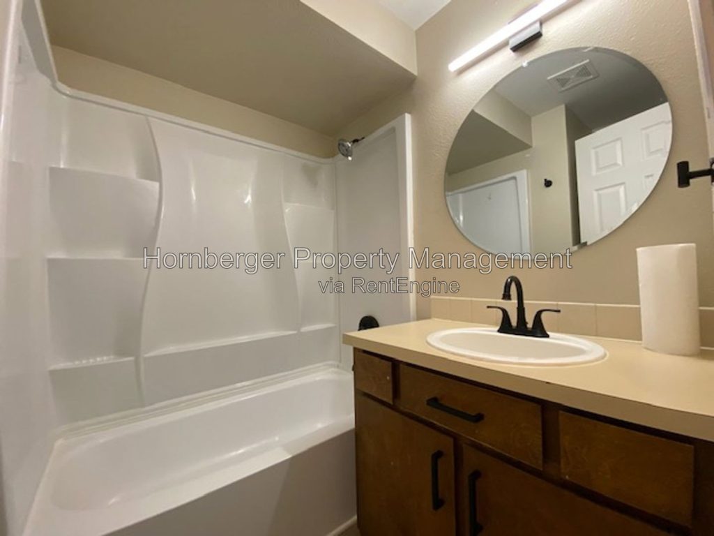 2 Bed 1 Bath Apartment on Spokanes North Side!! - Image 7