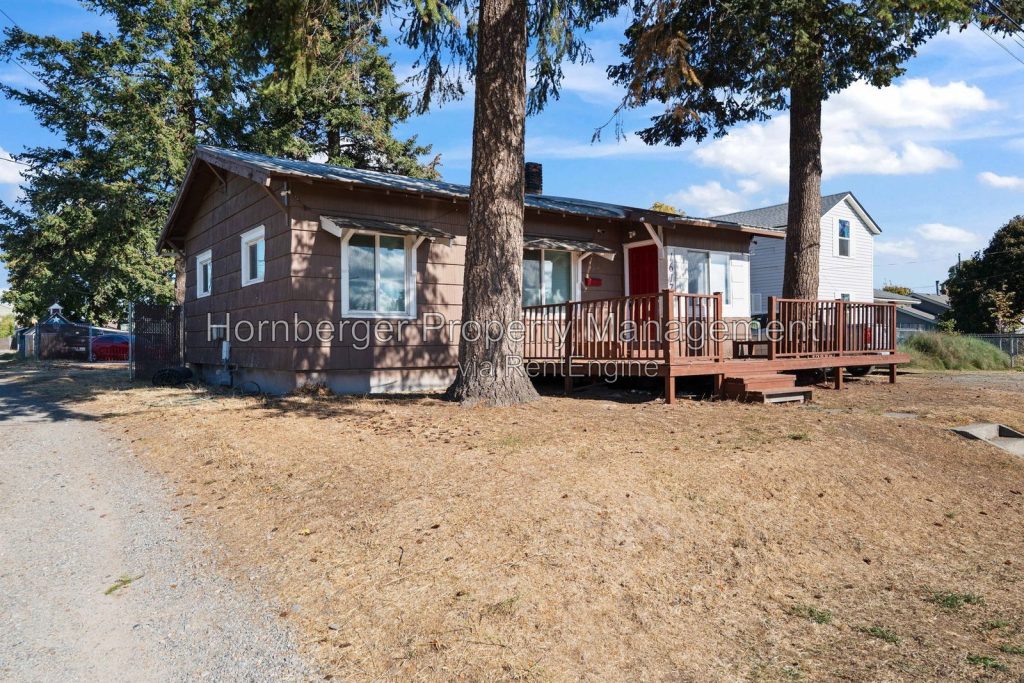 Simple Living in a Convenient Spokane Location with Bonus Room! - Image 26