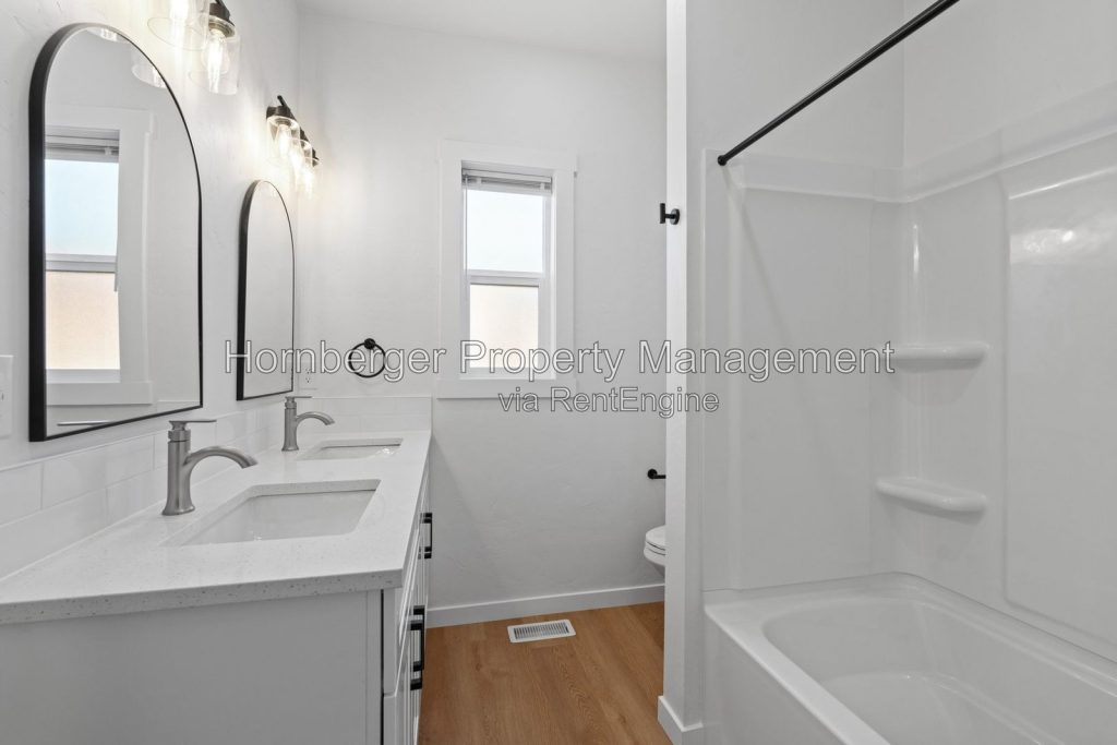 Fully Renovated 3 Bedroom Home Near Gonzaga University - Image 20