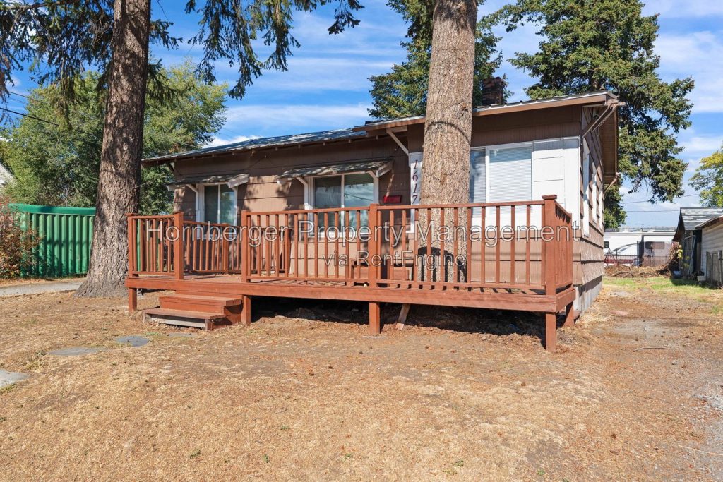 Simple Living in a Convenient Spokane Location with Bonus Room! - Image 25