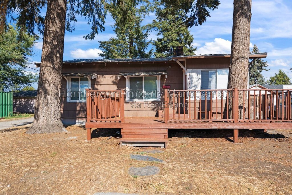Simple Living in a Convenient Spokane Location with Bonus Room! - Image 20