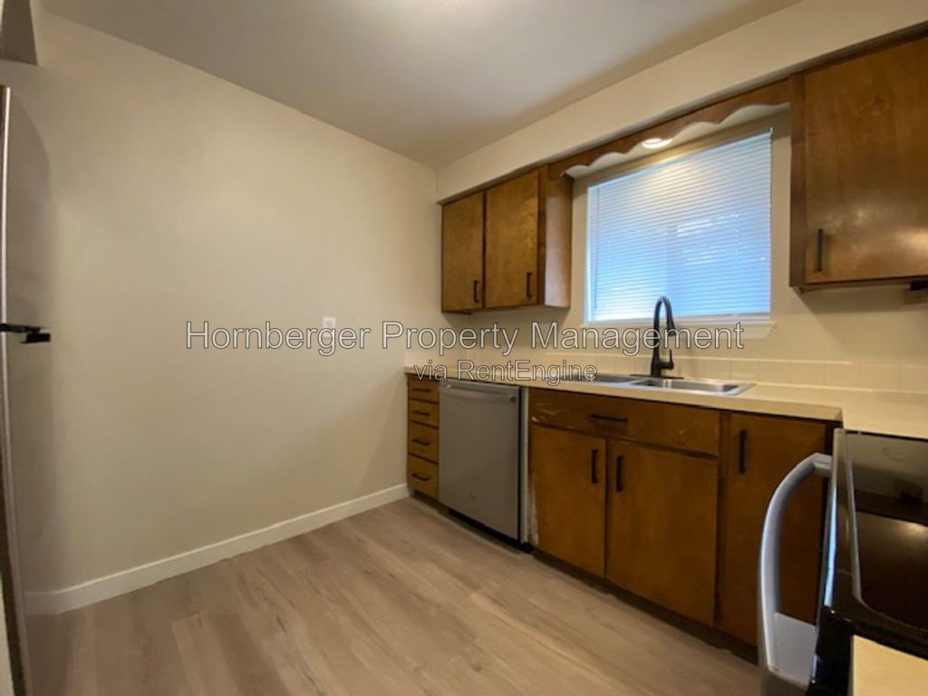 2 Bed 1 Bath Apartment on Spokanes North Side!! - Image 3