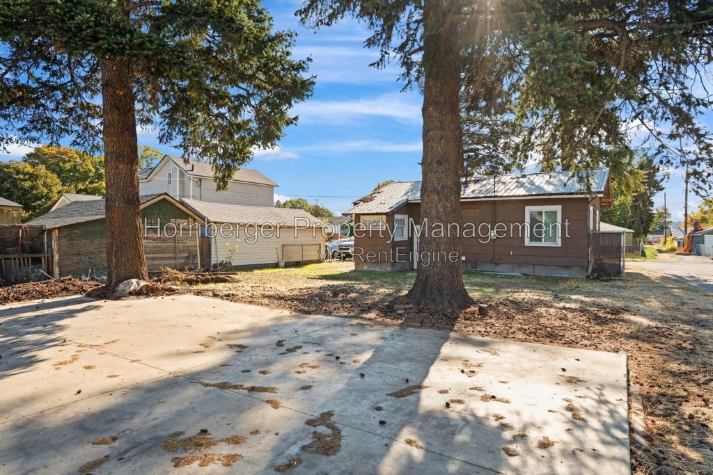 Simple Living in a Convenient Spokane Location with Bonus Room! - Image 22