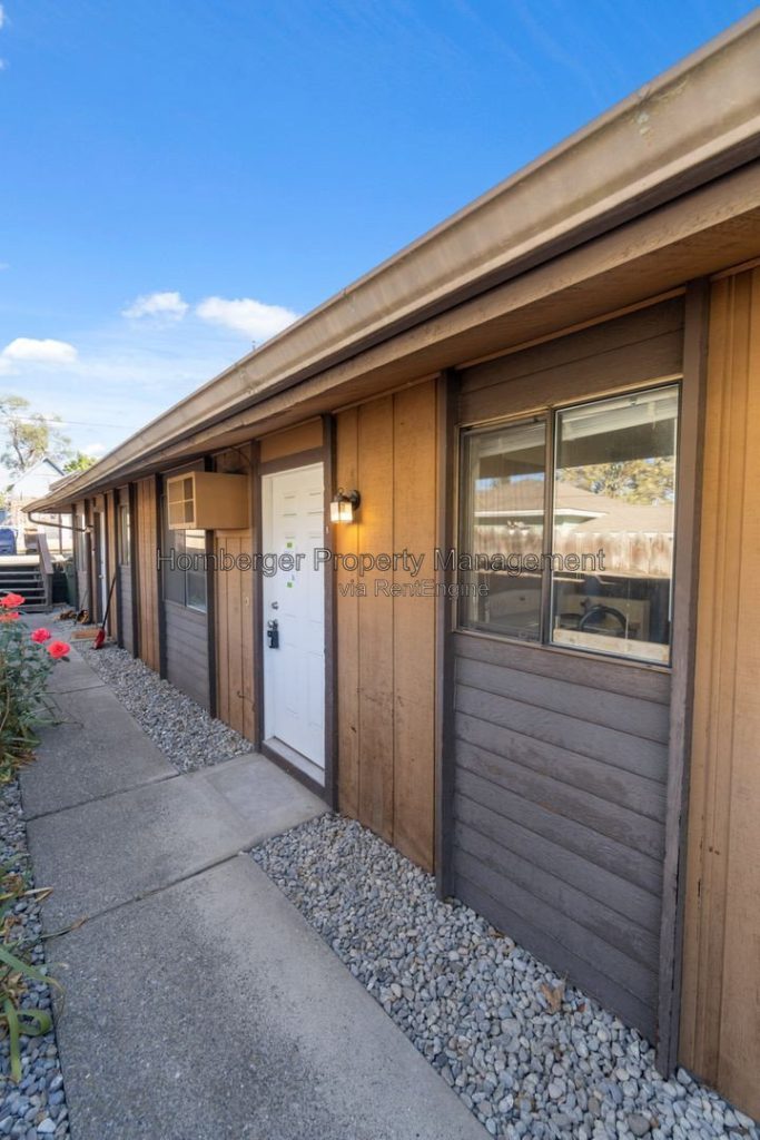 2 Bed 1 Bath Apartment on Spokanes North Side!! - Image 11
