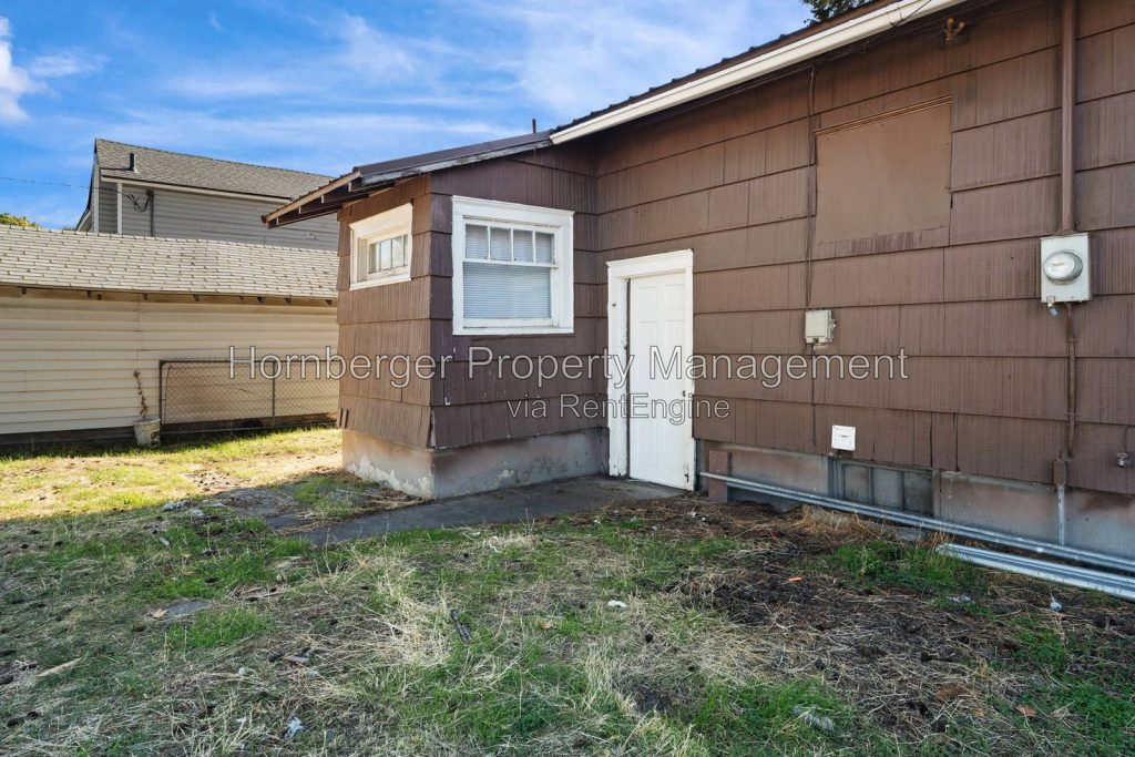 Simple Living in a Convenient Spokane Location with Bonus Room! - Image 19